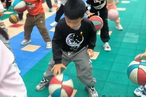 幼儿篮球训练基本动作
